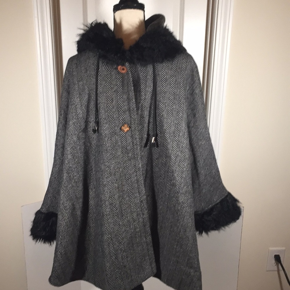 Cirana Cape Fur Faux